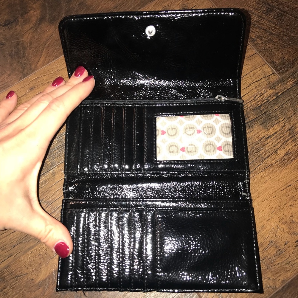 Guess Wallet - Picture 2 of 3